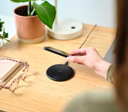 Trust Viro Fast wireless charger, black - Image 14