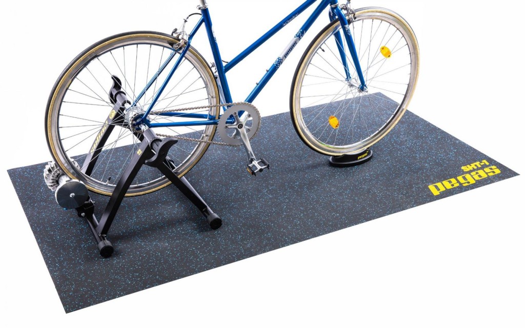 Pegas trainer carpet, BlackWhite rubber EU Supplies