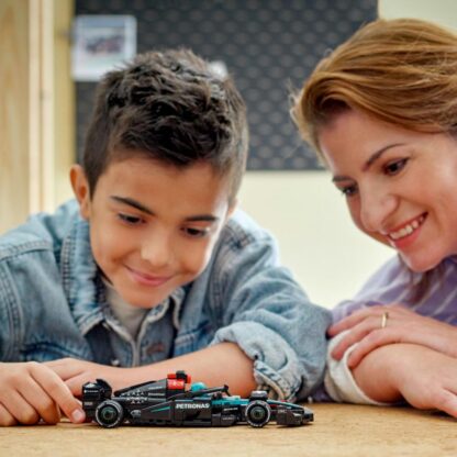 Mercedes-AMG F1® W15 Race Car, LEGO 77244 - Image 6
