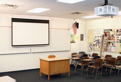 PROJECTION SCREEN 240 x 240 CM - Image 2
