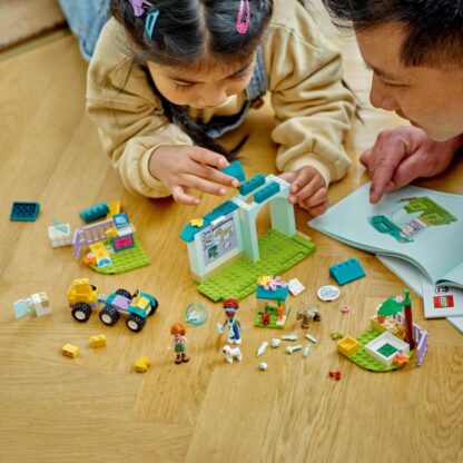Farm Animal Vet Clinic, LEGO 42632 - Image 2