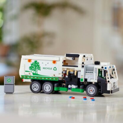 Mack® LR Electric Garbage Truck 42167 - Image 10